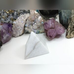 White Onyx Stone Crystal Pyramid